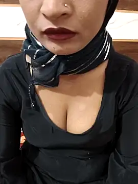 Snapshot of Itz_Mayra_ chatting on October 2025 06:14:02 AM Itz Mayra online show from October 2025 06:14:02 AM