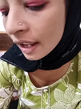 Snapshot of Itz_Mayra_ chatting on November 2025 06:02:02 AM Itz Mayra online show from November 2025 06:02:02 AM