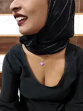 Snapshot of Itz_Mayra_ chatting on November 2025 05:51:01 AM Itz Mayra online show from November 2025 05:51:01 AM