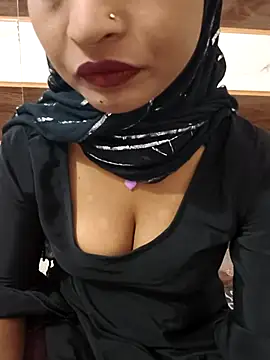 Snapshot of Itz_Mayra_ chatting on November 2025 05:39:02 AM Itz Mayra online show from November 2025 05:39:02 AM