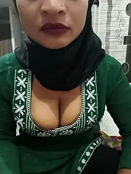 Snapshot of Itz_Mayra_ chatting on November 2025 08:52:01 PM Itz Mayra online show from November 2025 08:52:01 PM