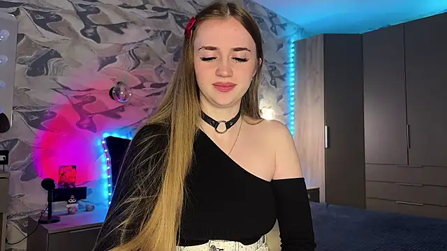 Snapshot of Jessica1West chatting on April 2026 04:52:02 PM Jessica1West online show from April 2026 04:52:02 PM