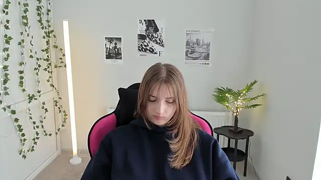 Snapshot of NeyliDream chatting on April 2026 12:55:02 PM NeyliDream online show from April 2026 12:55:02 PM