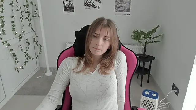 Snapshot of NeyliDream chatting on April 2026 01:46:01 PM NeyliDream online show from April 2026 01:46:01 PM