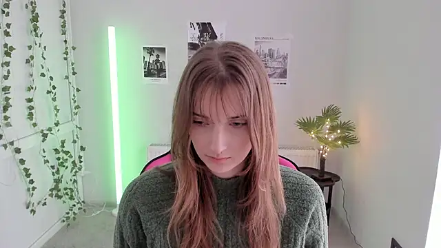 Snapshot of NeyliDream chatting on April 2026 12:54:01 PM NeyliDream online show from April 2026 12:54:01 PM