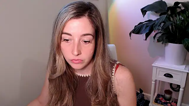 Snapshot of SuggestiveBehavior chatting on September 2025 02:19:01 PM SuggestiveBehavior online show from September 2025 02:19:01 PM