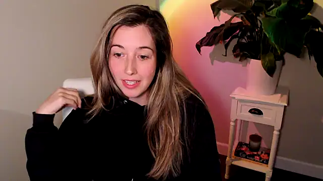 Snapshot of SuggestiveBehavior chatting on October 2025 01:05:02 AM SuggestiveBehavior online show from October 2025 01:05:02 AM