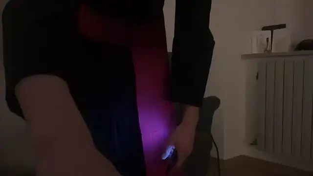 Snapshot of Malcom2f chatting on April 2026 03:40:02 AM Malcom2f online show from April 2026 03:40:02 AM