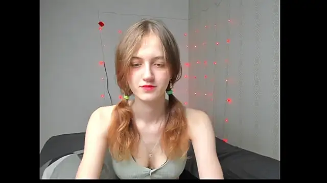 Snapshot of dreamy_pollyyy chatting on March 2026 03:28:01 PM dreamy pollyyy online show from March 2026 03:28:01 PM