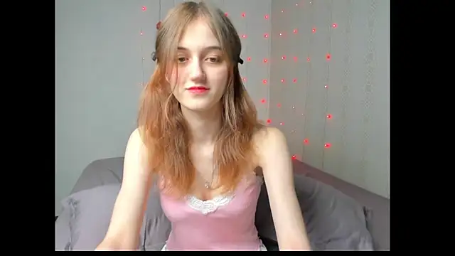 Snapshot of dreamy_pollyyy chatting on April 2026 04:51:02 PM dreamy pollyyy online show from April 2026 04:51:02 PM