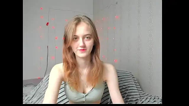 Snapshot of dreamy_pollyyy chatting on April 2026 04:12:02 PM dreamy pollyyy online show from April 2026 04:12:02 PM