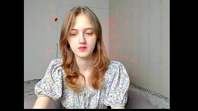 Snapshot of dreamy_pollyyy chatting on May 2026 06:05:01 PM dreamy pollyyy online show from May 2026 06:05:01 PM