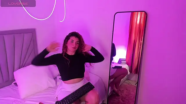 Fiorela 1 online show from April 2026 07:06:02 PM