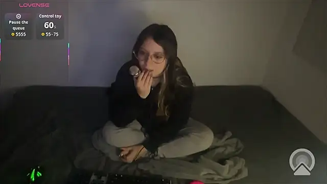 Snapshot of SofiaKitty-love chatting on February 2026 04:11:01 AM SofiaKitty-love online show from February 2026 04:11:01 AM