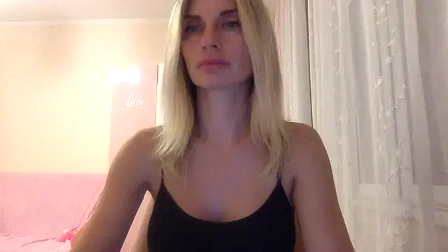 Snapshot of KarelliaStar chatting on September 2025 05:29:02 PM KarelliaStar online show from September 2025 05:29:02 PM