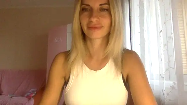 Snapshot of KarelliaStar chatting on October 2025 06:19:01 AM KarelliaStar online show from October 2025 06:19:01 AM