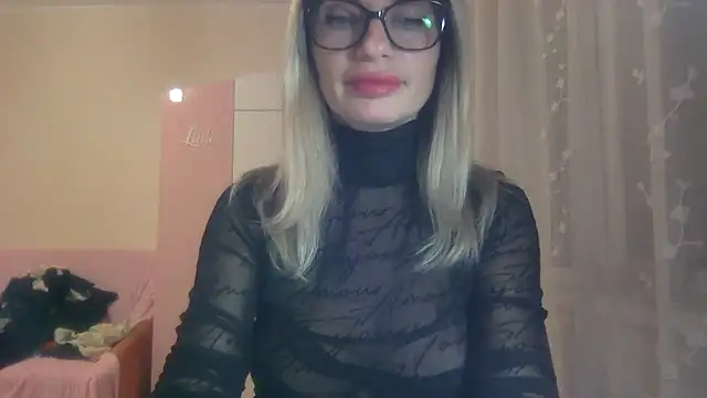 Snapshot of KarelliaStar chatting on October 2025 03:51:02 PM KarelliaStar online show from October 2025 03:51:02 PM