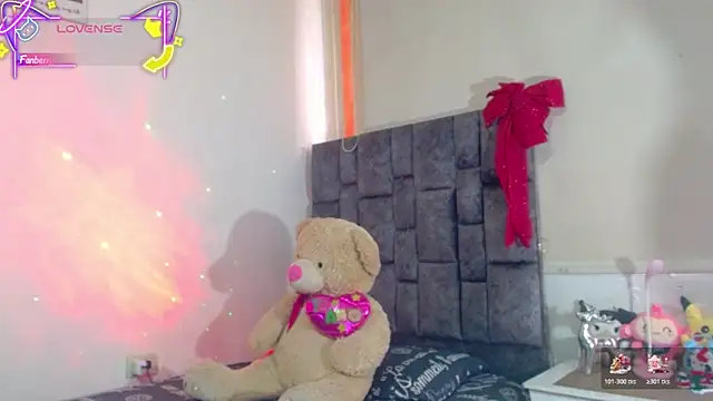 Charlotte Landry   online show from December 2025 06:04:01 PM