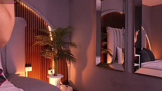 Snapshot of Isabellax21 chatting on April 2026 04:24:02 AM Isabellax21 online show from April 2026 04:24:02 AM