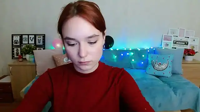 aFoxie online show from September 2025 06:41:02 PM