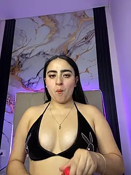 Snapshot of Elha_20 chatting on September 2025 06:45:01 PM Elha 20 online show from September 2025 06:45:01 PM