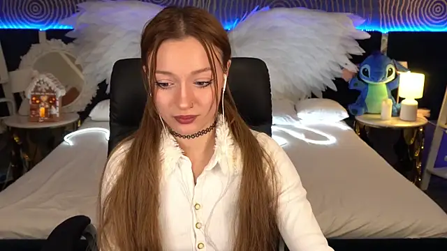 FoxyMayy online show from November 2025 02:53:02 PM