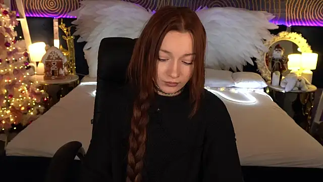 FoxyMayy online show from December 2025 02:01:02 PM