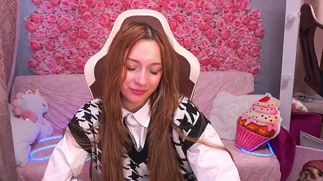 FoxyMayy online show from May 2026 04:20:02 AM
