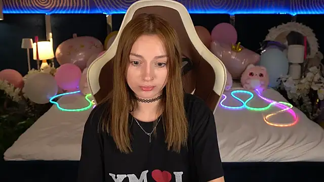 FoxyMayy online show from July 2026 04:42:02 PM