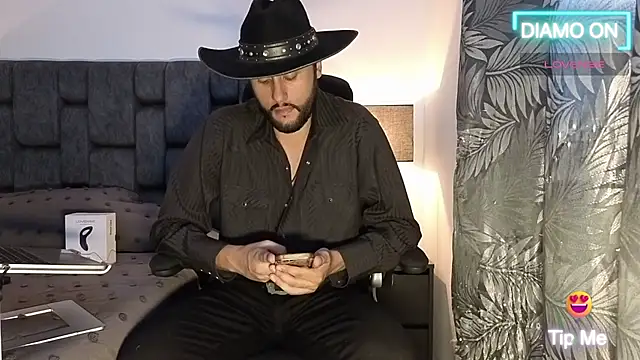 Thomas redcol online show from October 2025 08:43:01 PM