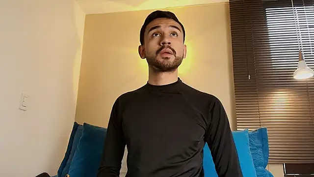 Axel Moon S online show from October 2025 06:19:02 PM