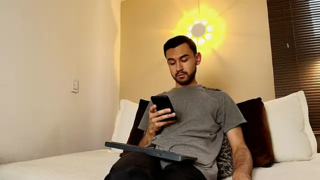 Axel Moon S online show from November 2025 08:34:02 PM