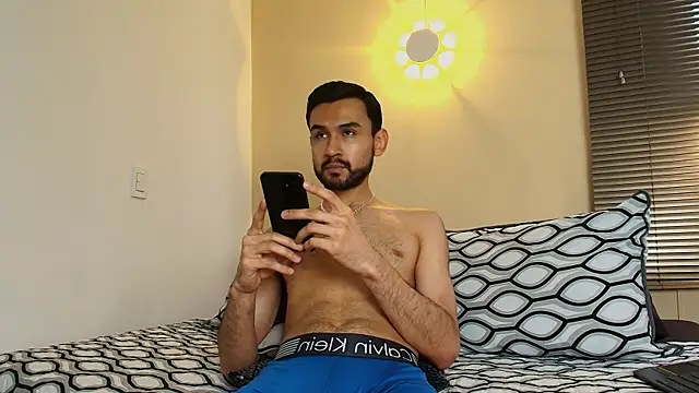 Axel Moon S online show from December 2025 07:53:02 PM