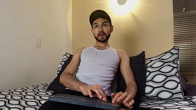 Axel Moon S online show from December 2025 04:46:02 PM