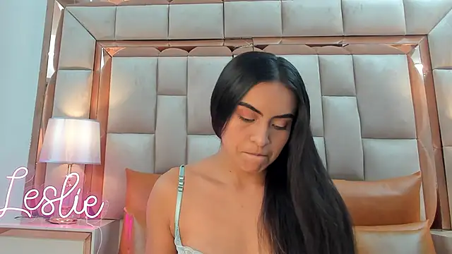 Snapshot of Leslie_Bussh_ chatting on September 2025 08:02:01 PM Leslie Bussh online show from September 2025 08:02:01 PM