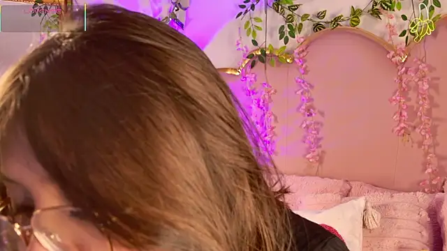 Snapshot of Lauuu2007 chatting on March 2026 08:24:02 PM Lauuu2007 online show from March 2026 08:24:02 PM