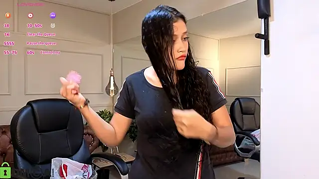 Snapshot of ArielBlossom___ chatting on September 2025 11:23:02 AM ArielBlossom online show from September 2025 11:23:02 AM