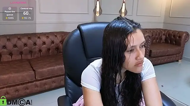 Snapshot of ArielBlossom___ chatting on October 2025 11:11:01 AM ArielBlossom online show from October 2025 11:11:01 AM