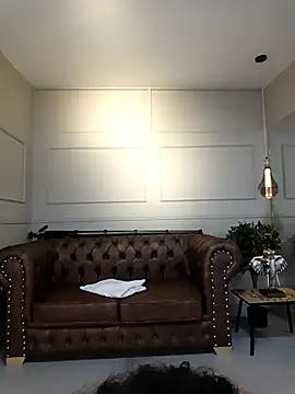 Snapshot of ArielBlossom___ chatting on December 2025 11:04:01 AM ArielBlossom online show from December 2025 11:04:01 AM