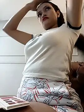 Snapshot of ArielBlossom___ chatting on December 2025 11:03:02 AM ArielBlossom online show from December 2025 11:03:02 AM