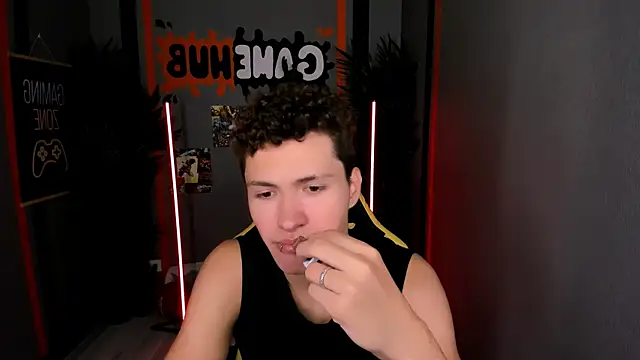 JonnyDarka online show from October 2025 10:38:02 AM