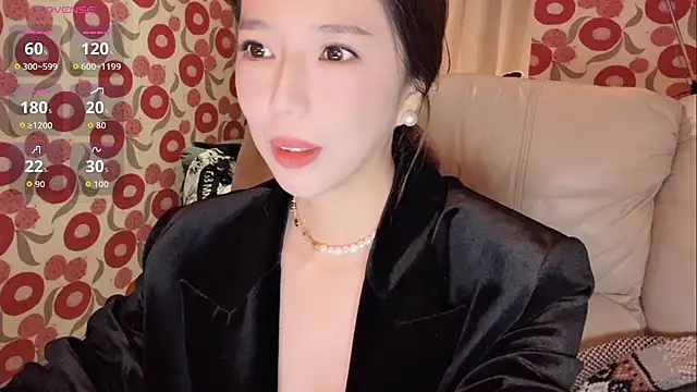 miss-lin online show from October 2025 12:50:02 PM