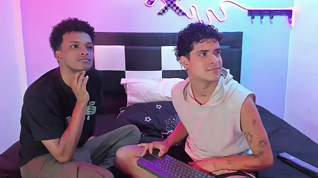 Snapshot of Lucky_boys__X chatting on April 2026 01:39:01 PM Lucky boys X online show from April 2026 01:39:01 PM