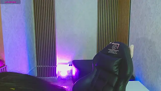 Miagates tay online show from November 2025 03:08:02 AM