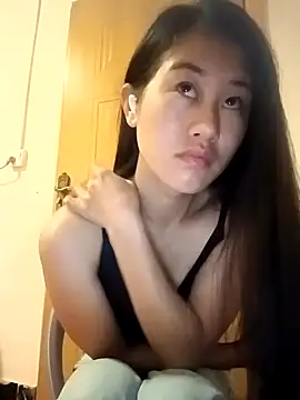 Snapshot of luy-xinh02 chatting on November 2025 10:32:01 PM luy-xinh02 online show from November 2025 10:32:01 PM