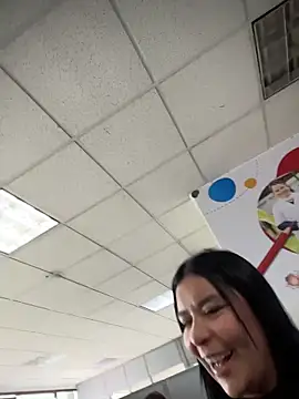 Snapshot of IrisDuvall chatting on April 2026 07:37:01 PM IrisDuvall online show from April 2026 07:37:01 PM