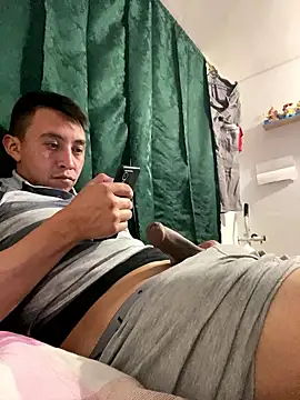 Snapshot of eslabon19 chatting on January 2026 04:18:01 AM eslabon19 online show from January 2026 04:18:01 AM