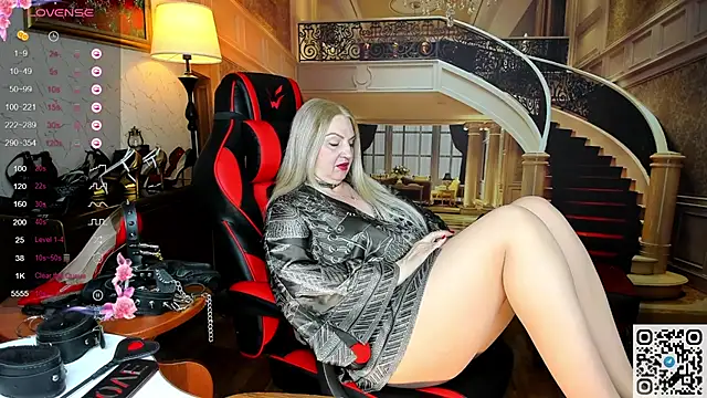 Nina Devillle online show from April 2026 04:40:01 AM