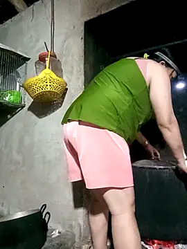 Snapshot of riso-00 chatting on March 2026 01:44:02 PM riso-00 online show from March 2026 01:44:02 PM