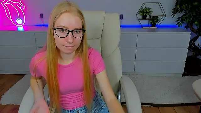 Alina Blonde online show from September 2025 05:40:02 AM